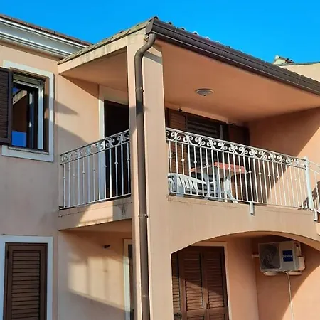 Apartment Guoldfirst *